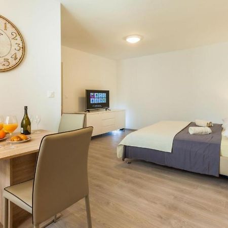 Apartments & Room Rollex Σπλιτ Εξωτερικό φωτογραφία