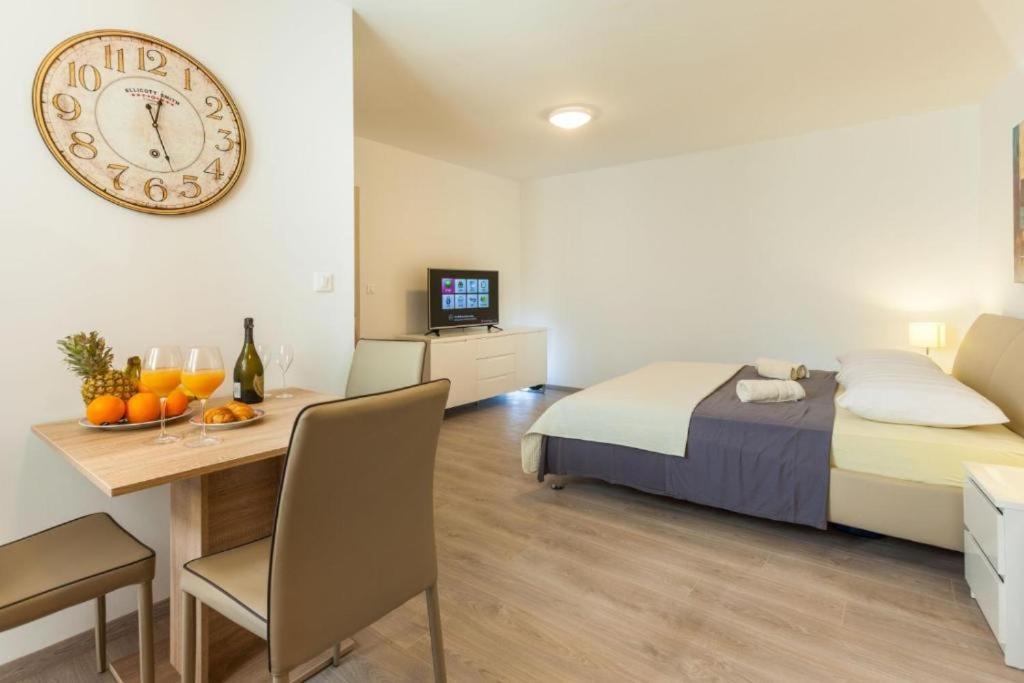 Apartments & Room Rollex Σπλιτ Εξωτερικό φωτογραφία