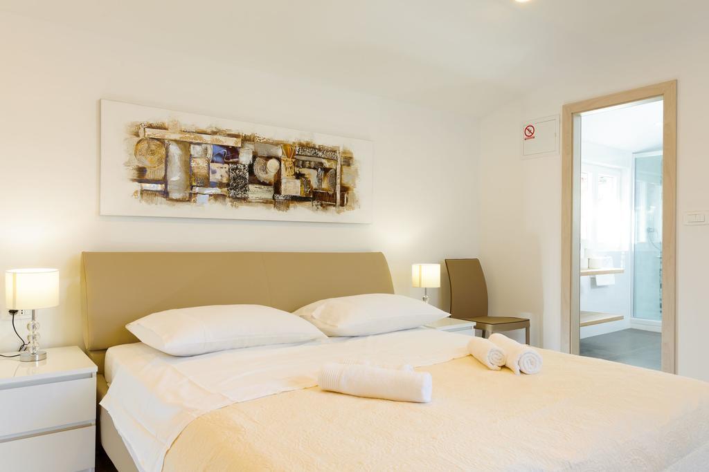 Apartments & Room Rollex Σπλιτ Εξωτερικό φωτογραφία