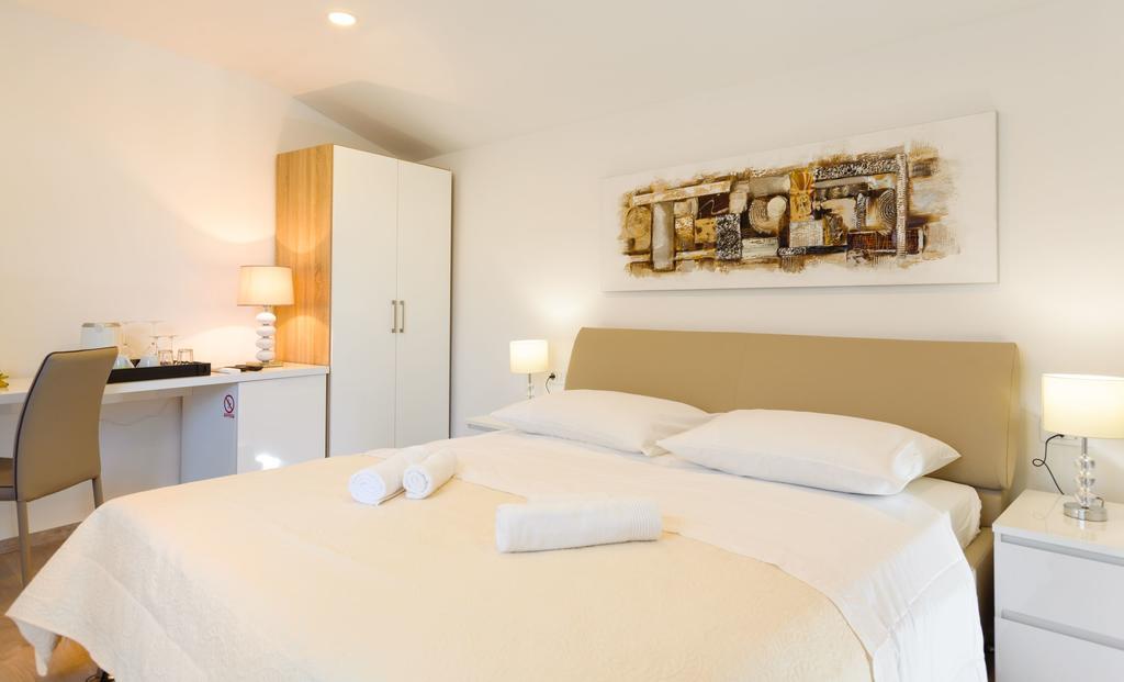 Apartments & Room Rollex Σπλιτ Εξωτερικό φωτογραφία