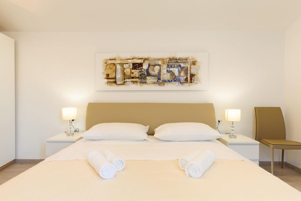 Apartments & Room Rollex Σπλιτ Εξωτερικό φωτογραφία